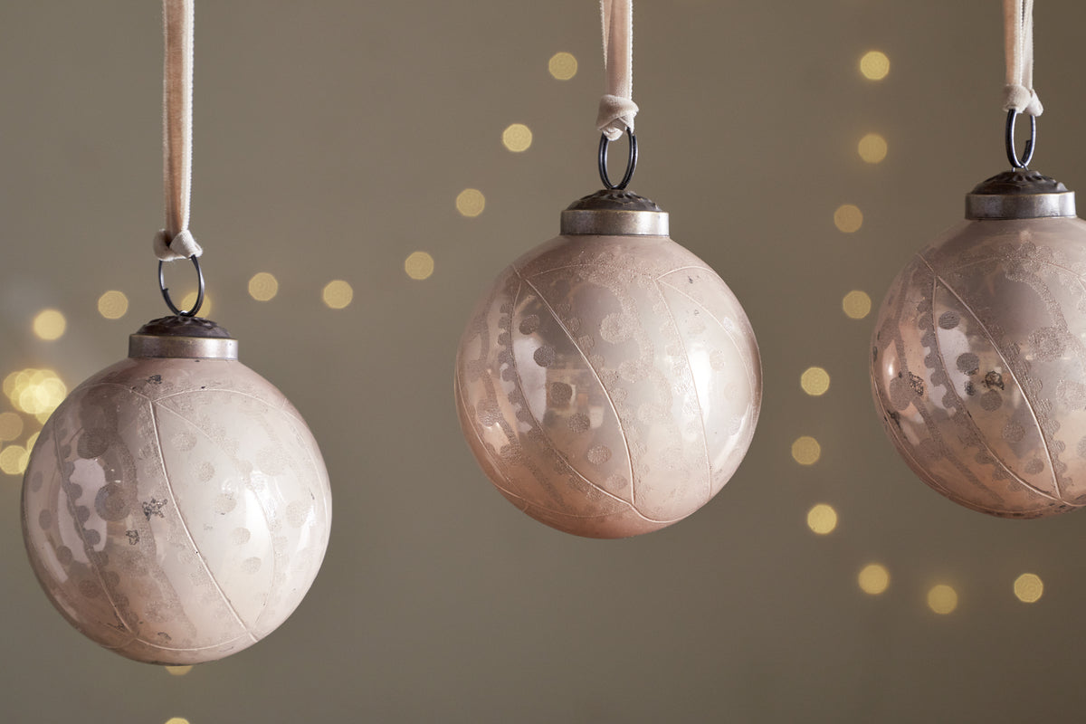 Kecci Baubles - Antique Pink - (Set of 4)