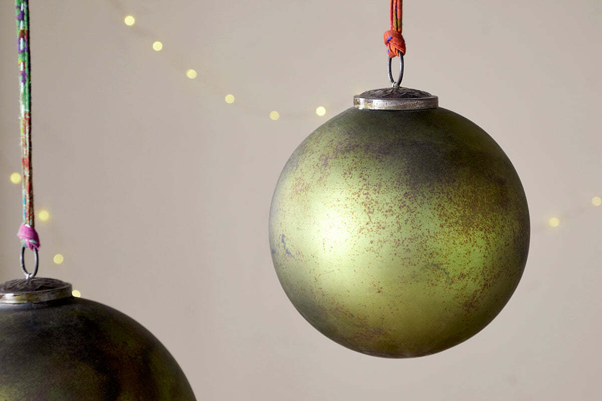 Oko Giant Bauble - Matt Green